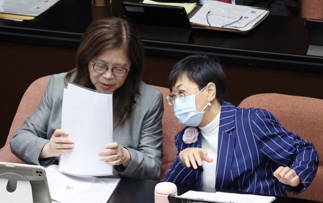 [新聞] 幕後》2把尺？32元電鍋依法究責 徐佳青爭 - 八卦 - PTT.BEST 批踢踢爆文