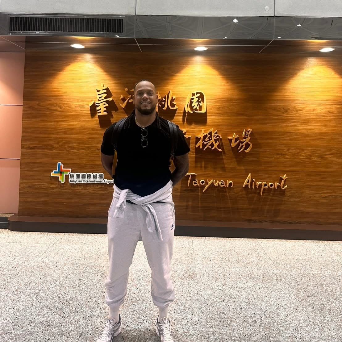 [分享] 中信兄弟簽下 菲力士(人已經來了) - 兄弟 - PTT.BEST 批踢踢爆文 2