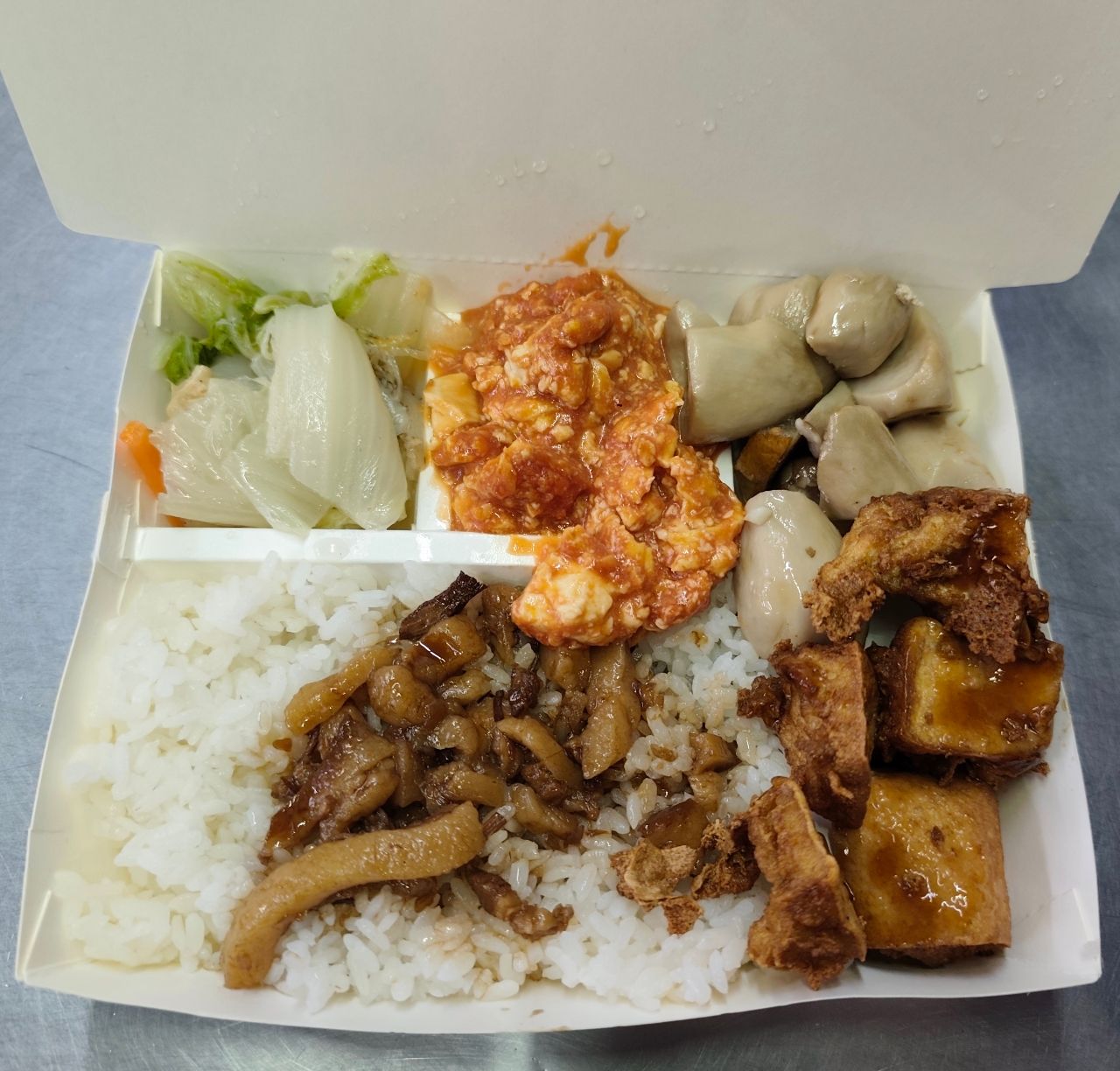 [問卦] 滷肉飯便當50 這配菜可以嗎？ - 八卦 - PTT.BEST 批踢踢爆文