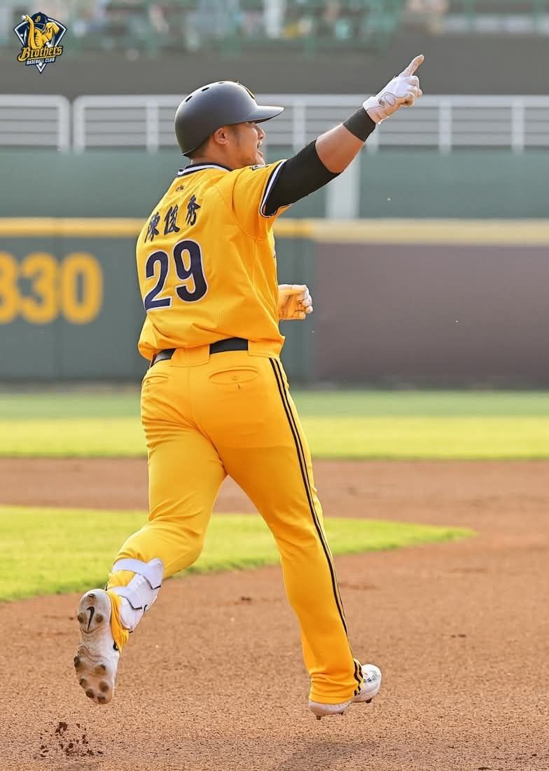 [分享] 陳俊秀、江坤宇、宋晟睿全壘打影片 - 棒球 - PTT.BEST 批踢踢爆文 2