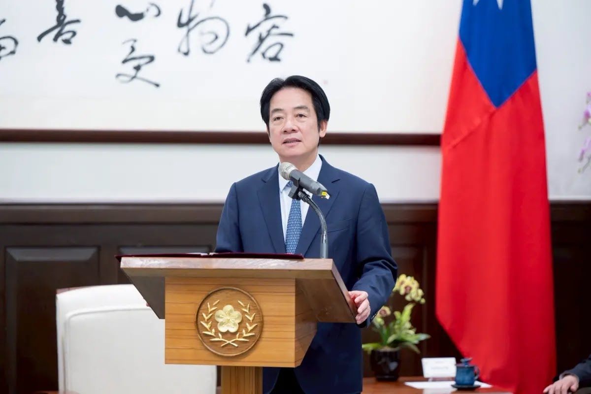 [新聞] 總統府今發布總統令　公布7800億國防特別 - 八卦 - PTT.BEST 批踢踢爆文