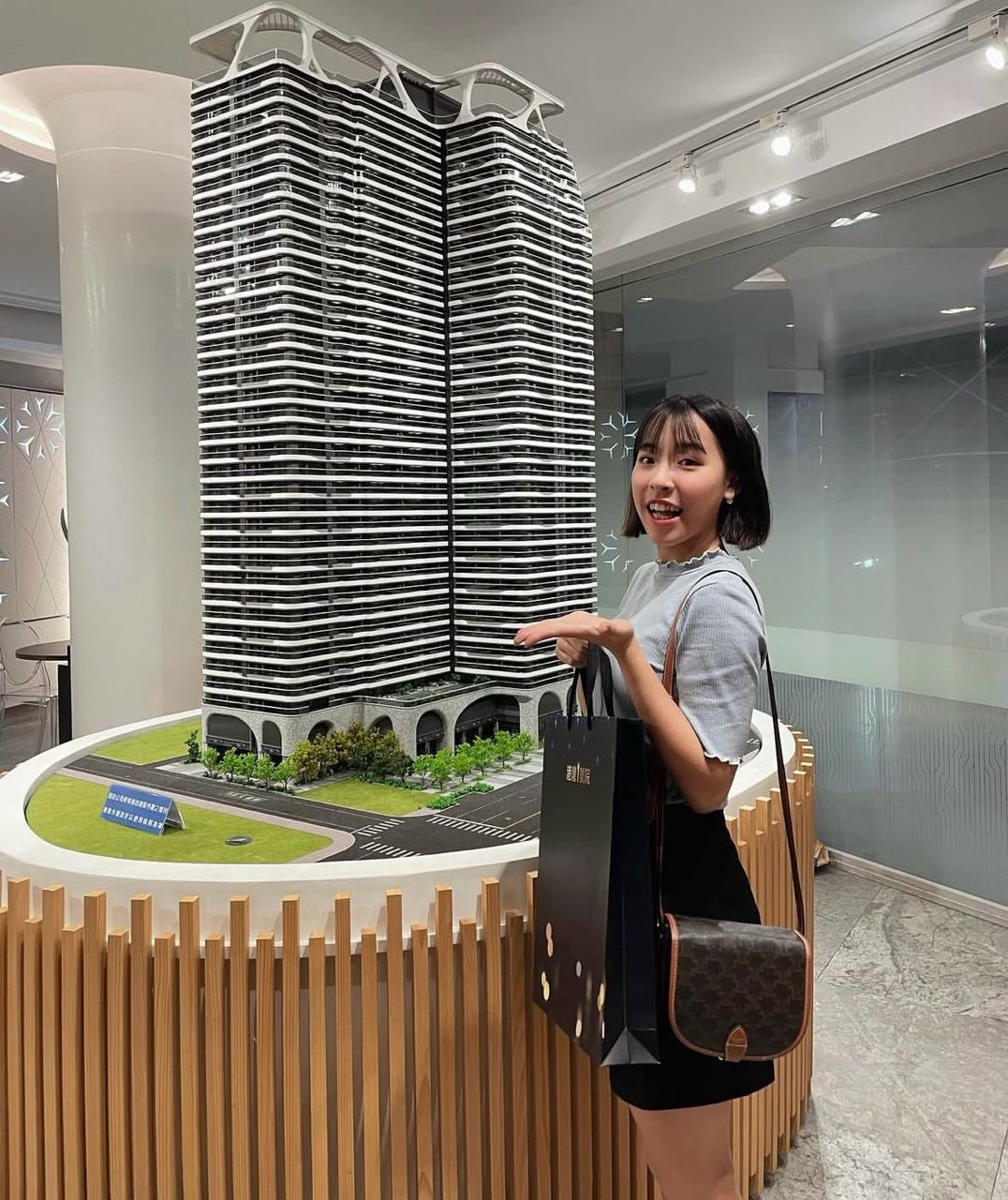 [新聞] 正妹22歲自己買房！「月薪20萬」驚人職 - 八卦 - PTT.BEST 批踢踢爆文