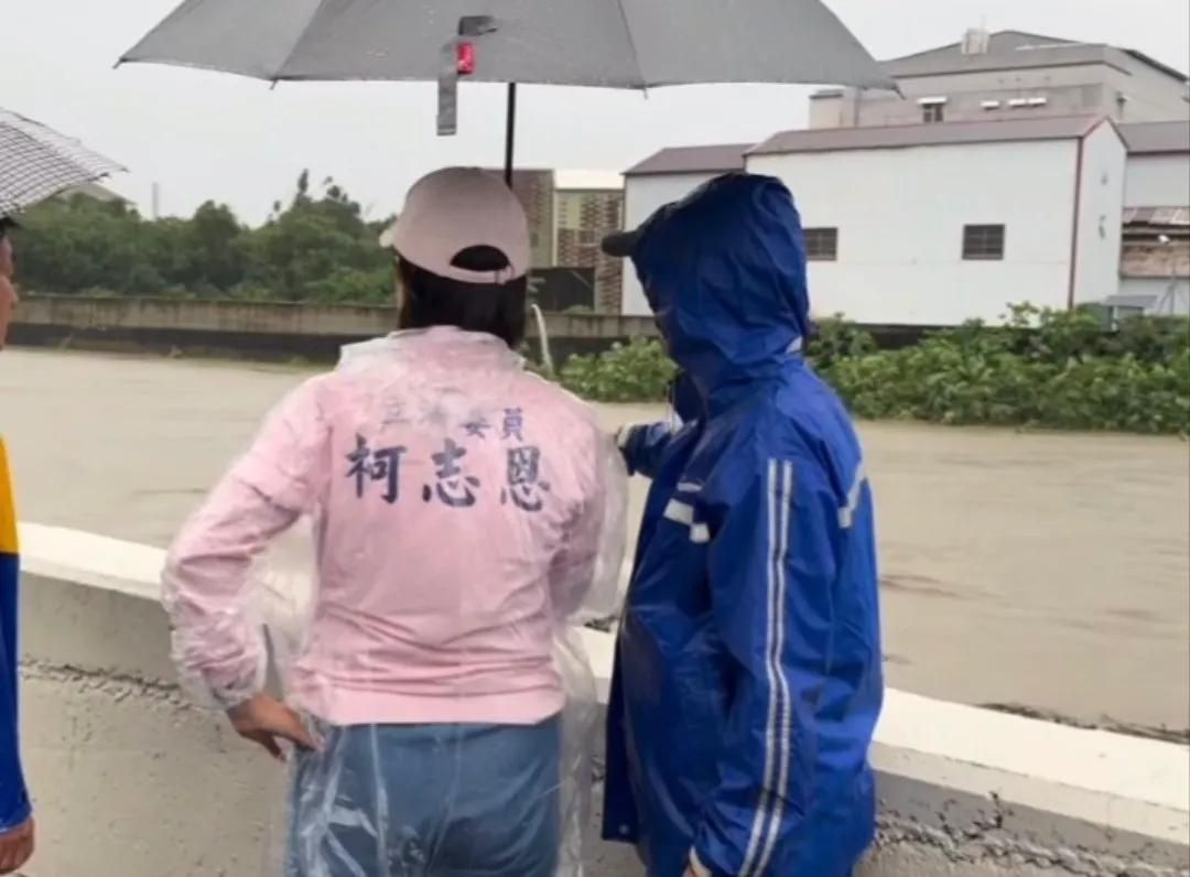 [討論] 賴瑞隆勘災vs柯志恩看災 - 政黑 - PTT.BEST 批踢踢爆文 3