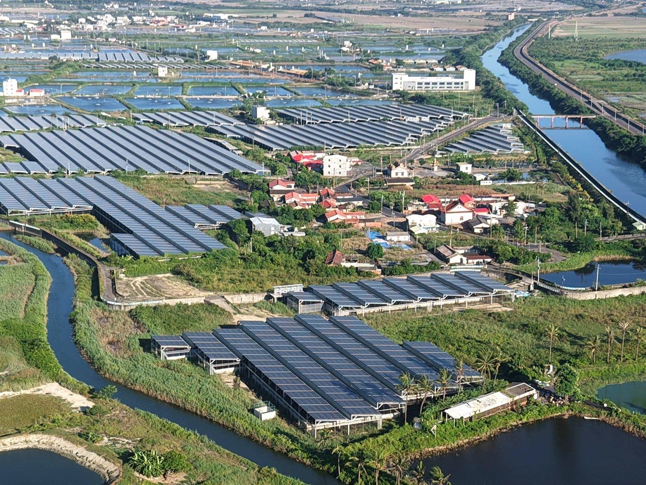[新聞] 誠新漁電爛尾案》從詐貸47億到資產轉移疑 - 八卦 - PTT.BEST 批踢踢爆文 2