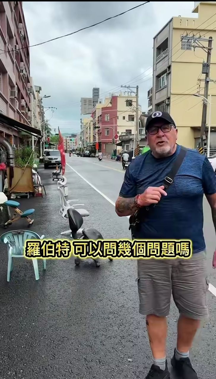 [問卦]外國人看傻「為何台灣可以用物品佔道路」? - 八卦 - PTT.BEST 批踢踢爆文