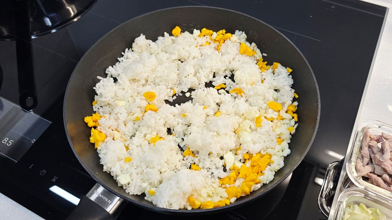 [問卦] 小年夜自己炒飯，這樣PR值有99了吧☺ ？ - 八卦 - PTT.BEST 批踢踢爆文 3