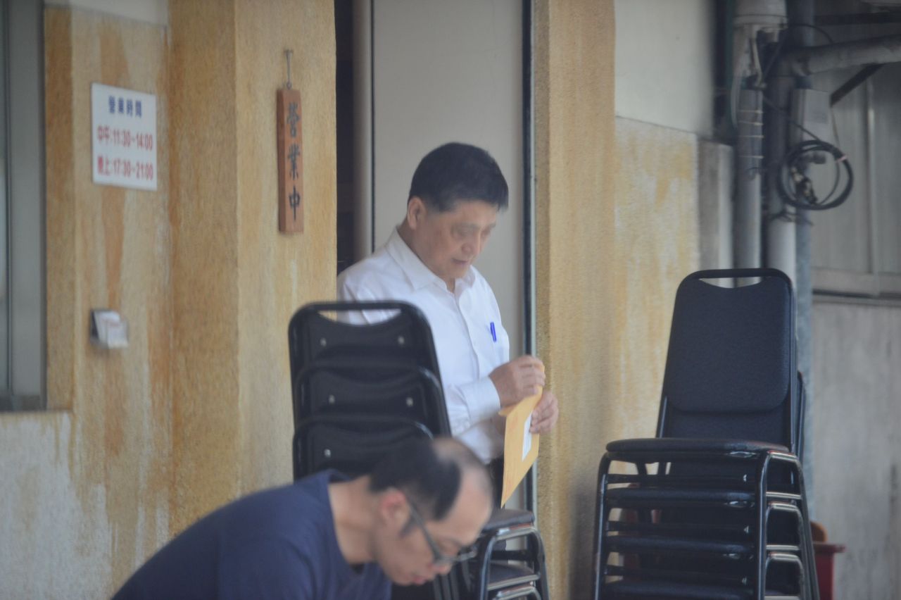 [爆卦] 監察院公務車當尊榮吳柏～ - 八卦 - PTT.BEST 批踢踢爆文