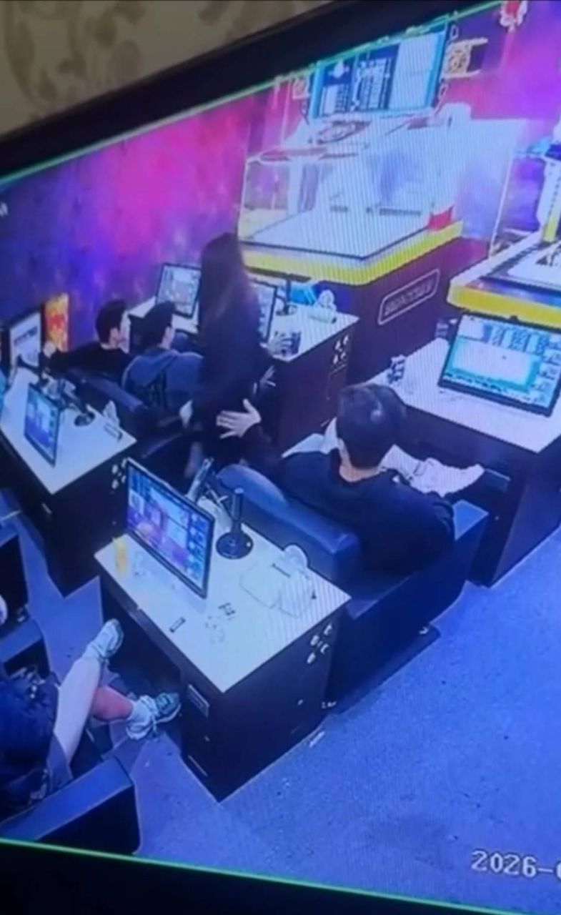 [討論] 樂天巨人球員似乎出包了 - 棒球 - PTT.BEST 批踢踢爆文 2