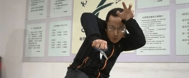 [問卦] 銀行保全能幹嘛啊? - 八卦 - PTT.BEST 批踢踢爆文