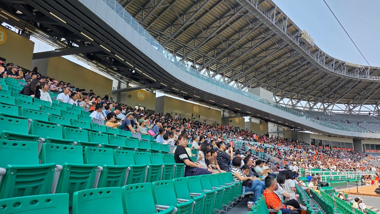 [新聞] 亞太人氣再衝高 獅象熱身賽吸引7388人 - 棒球 - PTT.BEST 批踢踢爆文