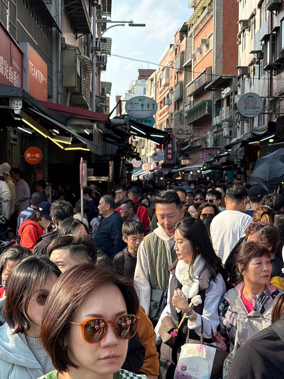 [黑特] 台灣經濟爛到爆～～ - 政黑 - PTT.BEST 批踢踢爆文