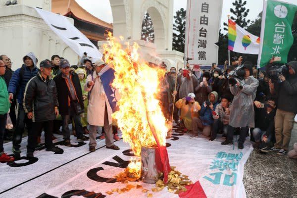 [問卦] 好感動！飯店窗戶掛滿國旗 - 八卦 - PTT.BEST 批踢踢爆文 3