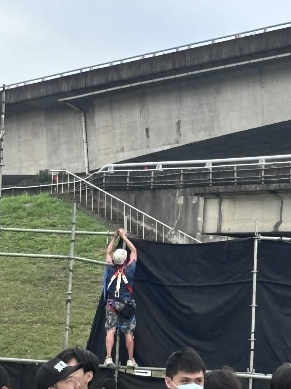 Re: [邦邦] 主辦犧牲工安也要把黑幕拉起來 - 希洽 - PTT.BEST 批踢踢爆文 2