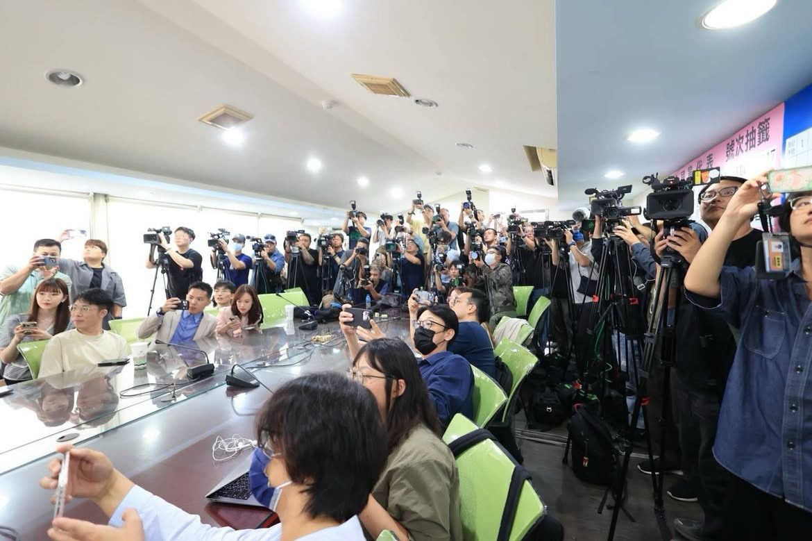 [討論] puma今天媒體陣仗 （圖） 太驚人 - 政黑 - PTT.BEST 批踢踢爆文