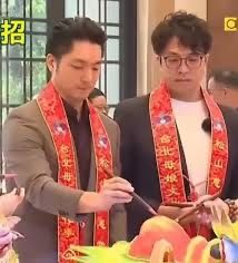 [討論] 蔣萬安不忍了！脫皮鞋證明自己176cm！ - 政黑 - PTT.BEST 批踢踢爆文