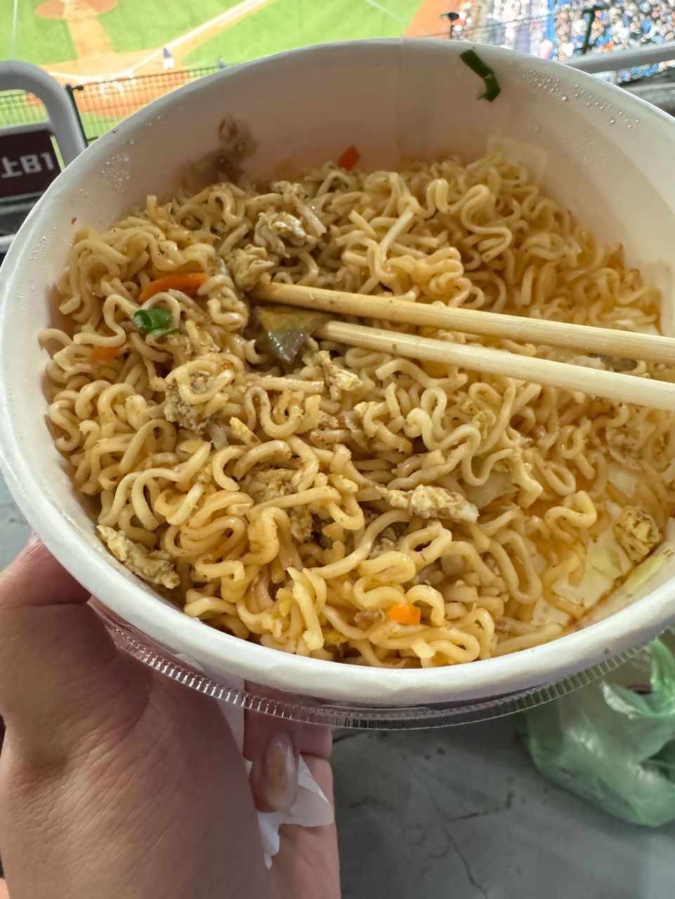[分享]桃園球場炒泡麵裡面吃到OK蹦 - 棒球 - PTT.BEST 批踢踢爆文 3