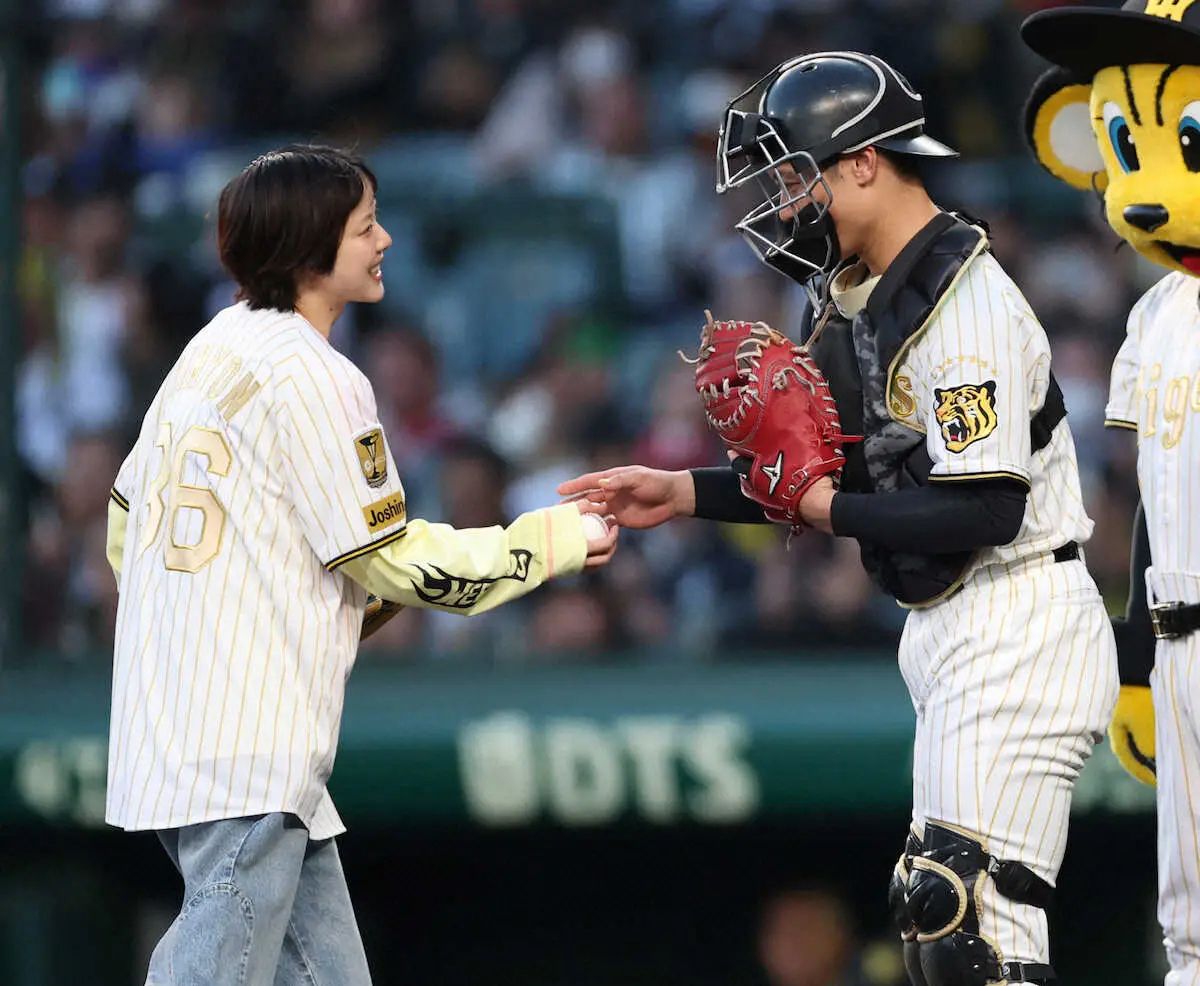 [分享] あいみょん—今日阪神開球嘉賓 - 棒球 - PTT.BEST 批踢踢爆文 3