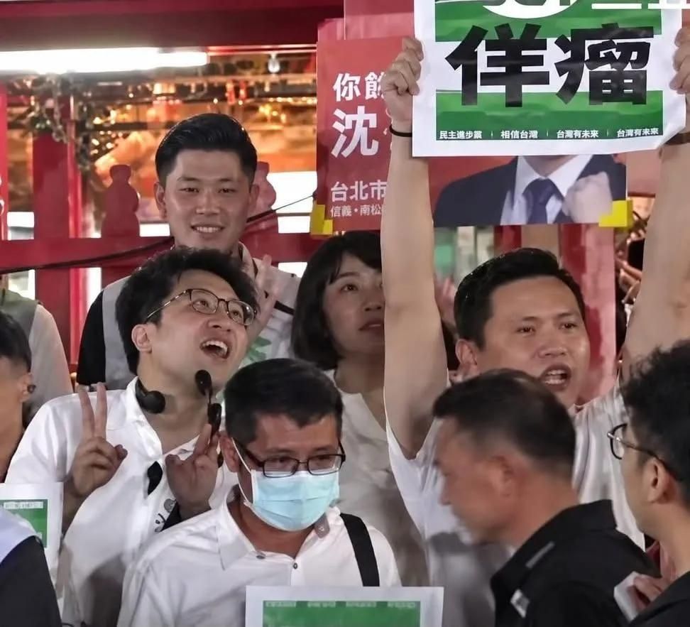 [討論] 沈伯洋昨天看到鬧場者的反應 - 政黑 - PTT.BEST 批踢踢爆文