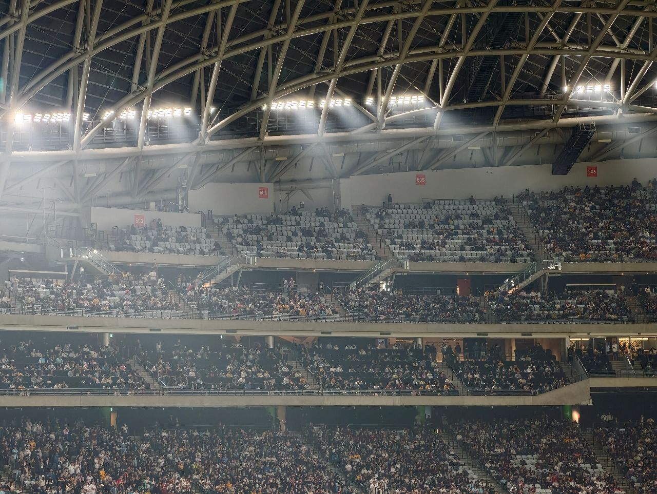 [新聞] 4萬人滿場！桃猿破隊史票房紀錄 聯盟開 - 棒球 - PTT.BEST 批踢踢爆文