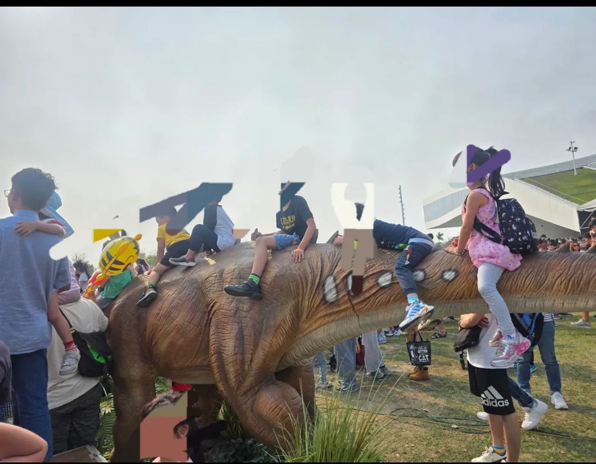 [問卦] 活動第一天衛武營恐龍就快斷了？ - 八卦 - PTT.BEST 批踢踢爆文