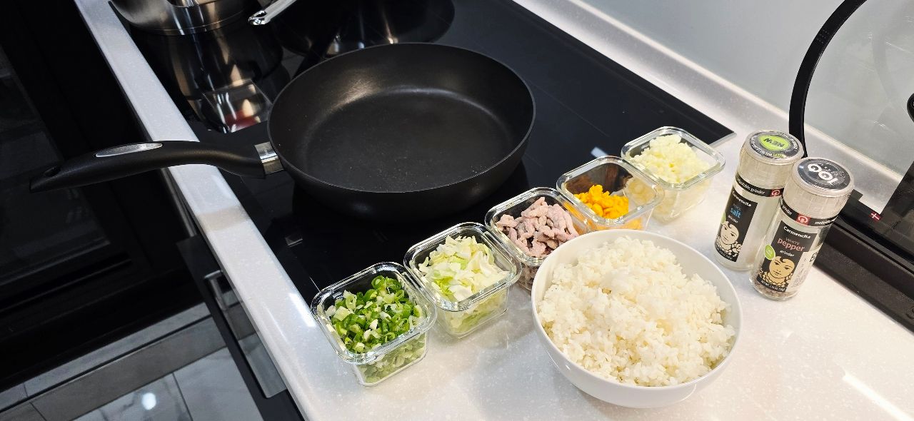 [問卦] 小年夜自己炒飯，這樣PR值有99了吧☺ ？ - 八卦 - PTT.BEST 批踢踢爆文 2