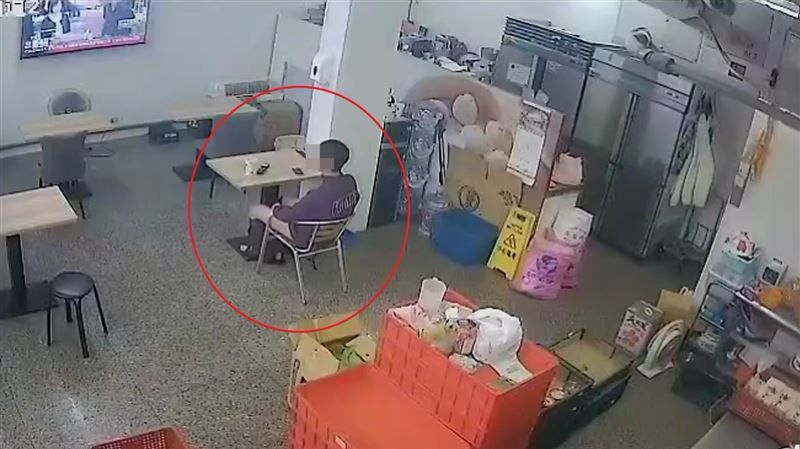 [新聞] 噁爆！新莊男進豆漿店看闆娘脫褲「擼槍」 - 八卦 - PTT.BEST 批踢踢爆文