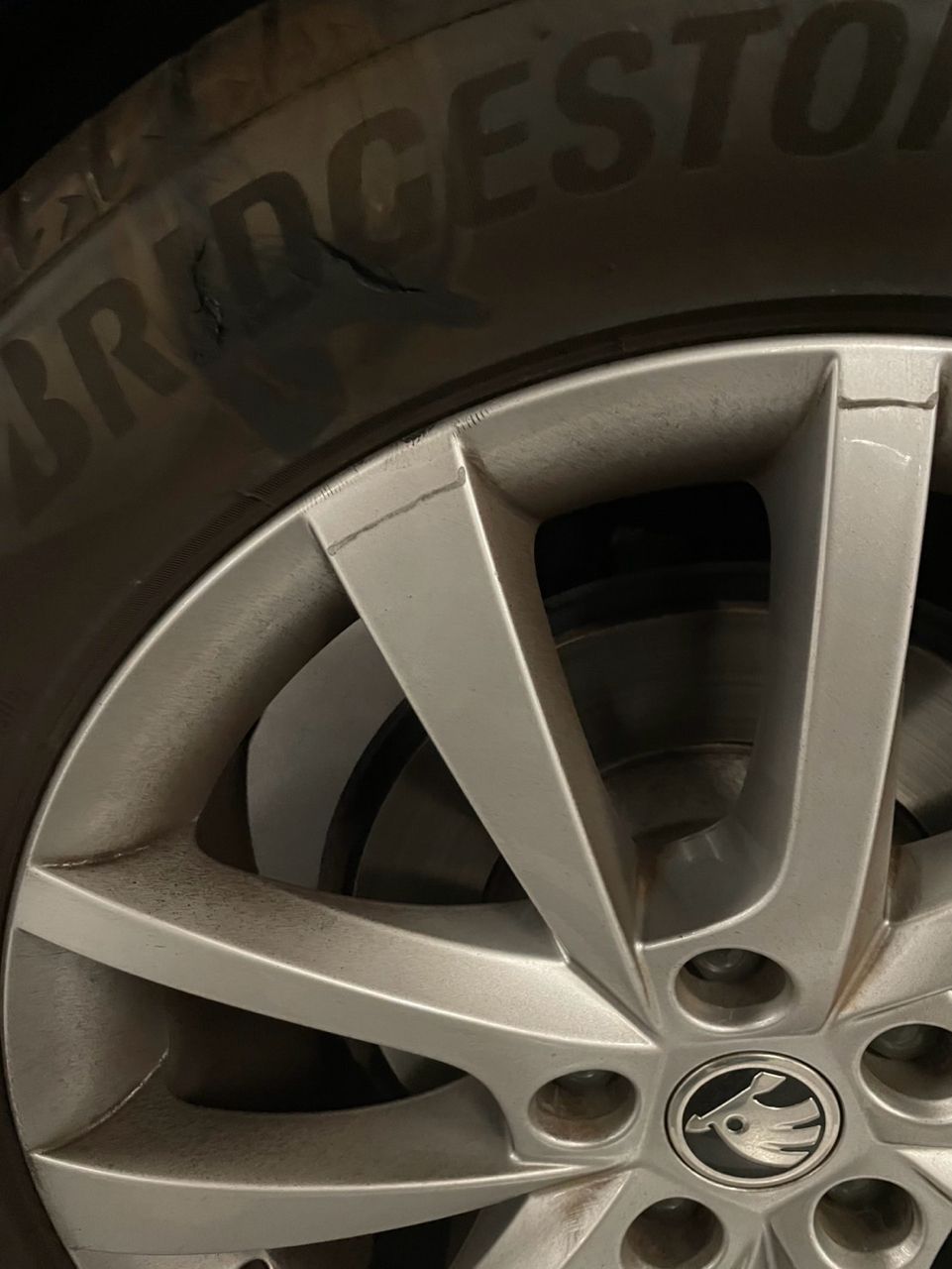 [問題] 胎壁磨到了 - 汽車 - PTT.BEST 批踢踢爆文
