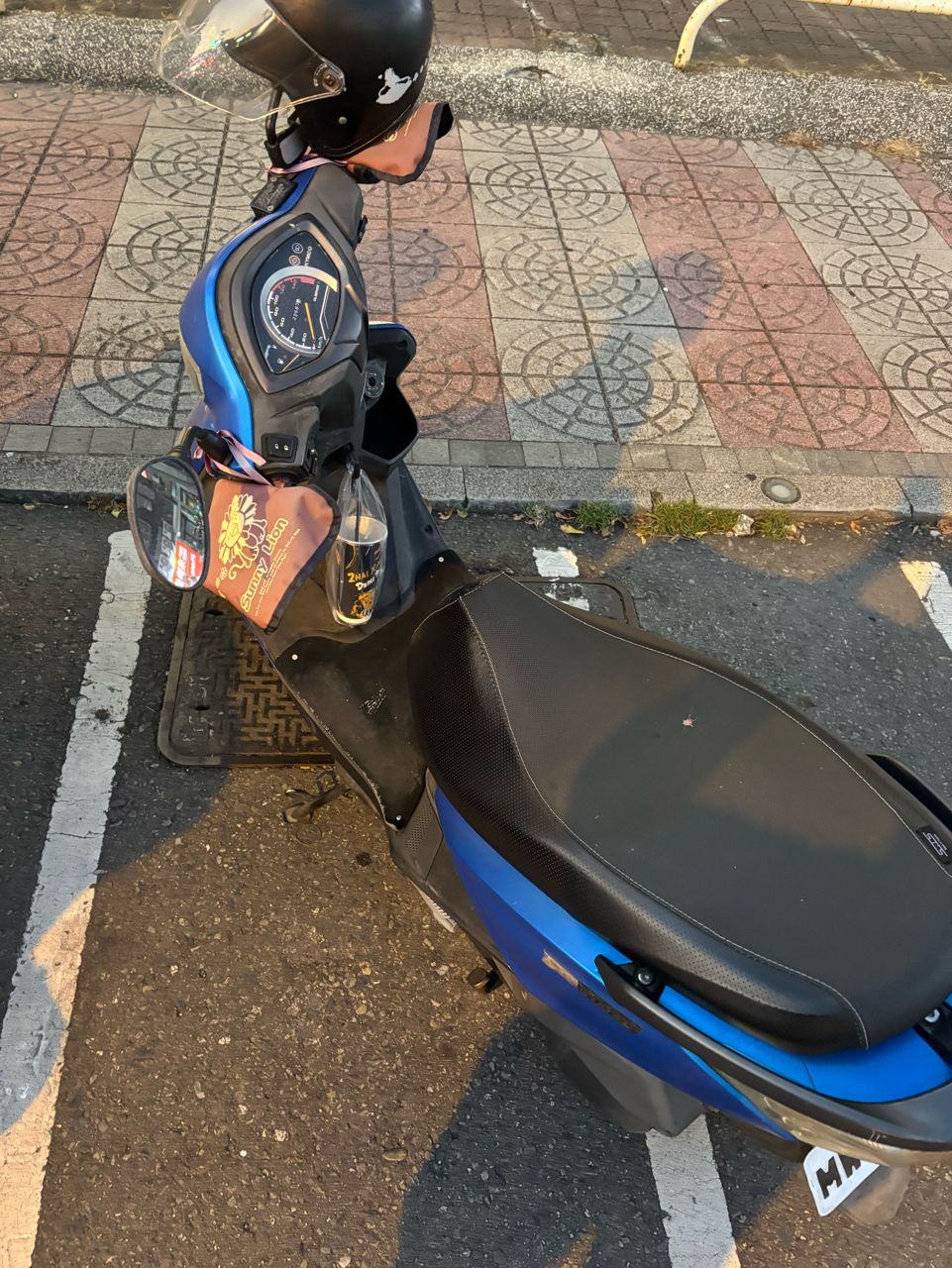 [問卦] 機車格可以這樣停嗎？