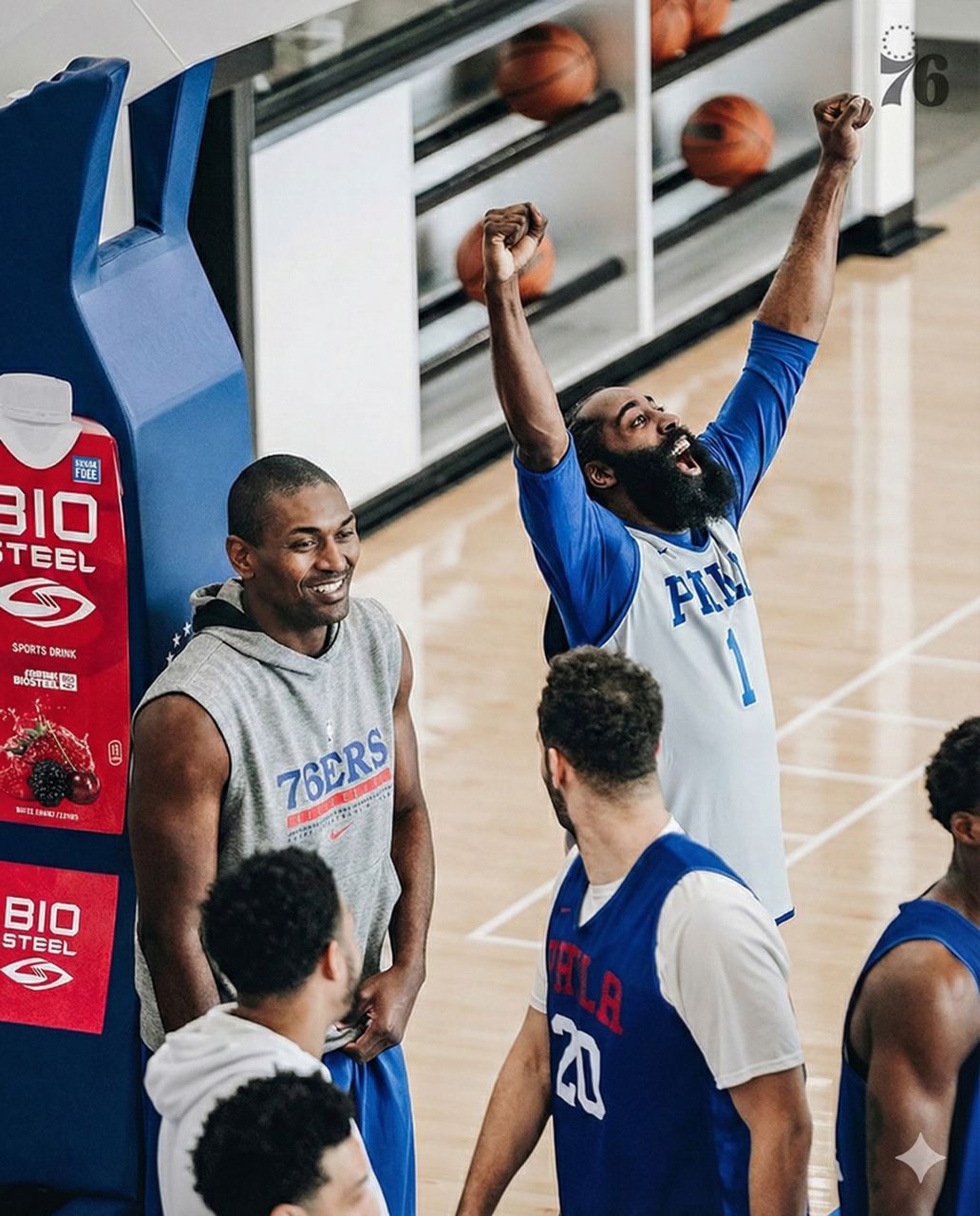 [情報] 鬍子今天下午去快艇場館練球 - 美國職籃 - PTT.BEST 批踢踢爆文 2