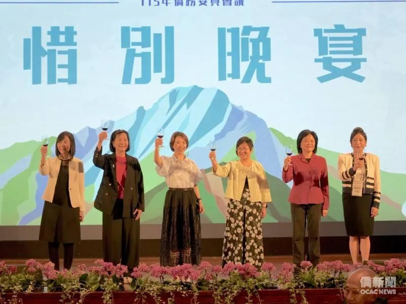 [新聞] 僑委會惜別宴「總統府高層」曝光！何志偉 - 八卦 - PTT.BEST 批踢踢爆文