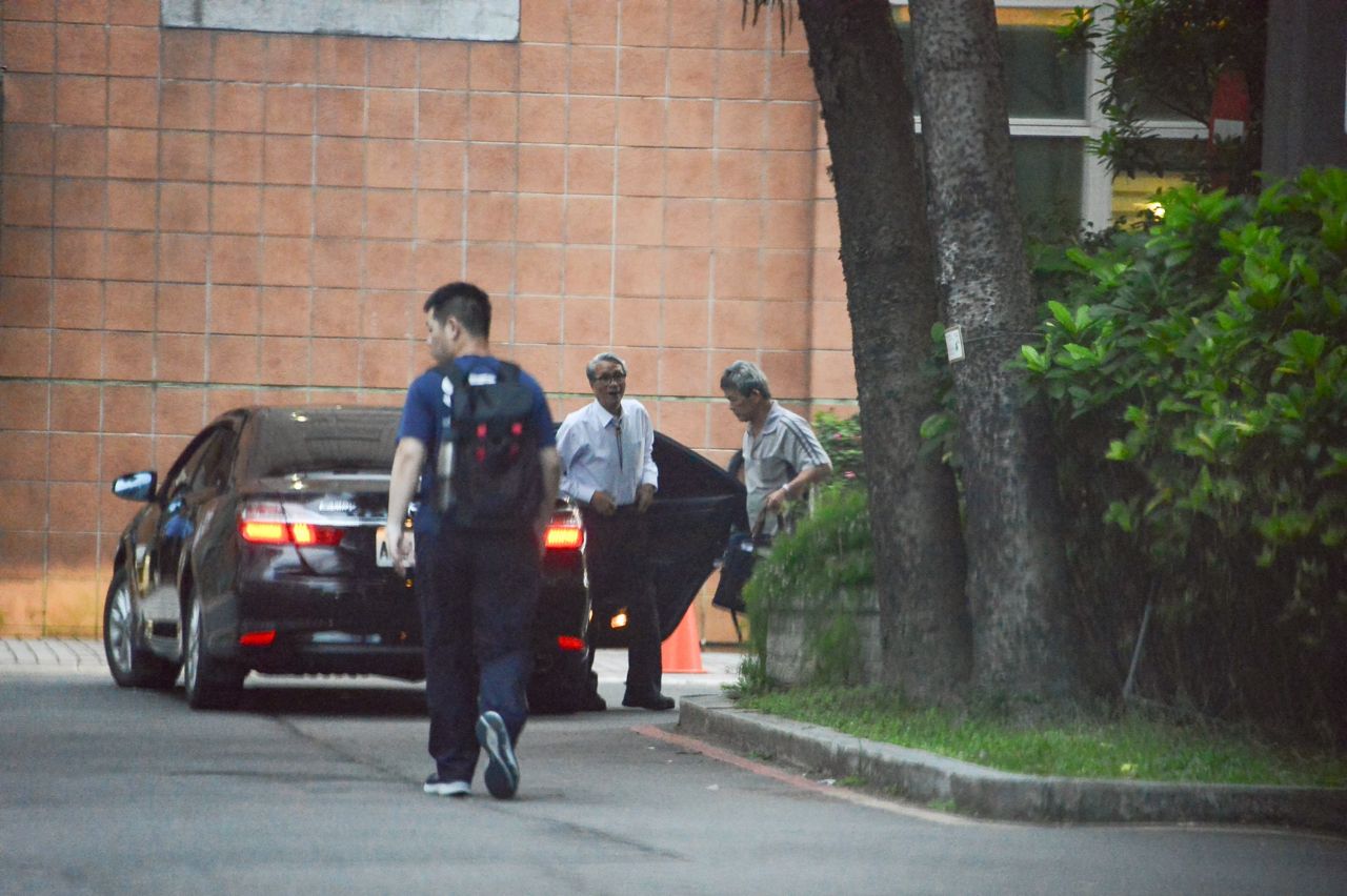 [爆卦] 監察院公務車當尊榮吳柏～ - 八卦 - PTT.BEST 批踢踢爆文 2