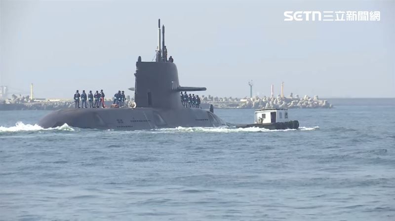 [新聞] 新聞幕後／海鯤號首潛告捷！專家曝20年前 - 軍事 - PTT.BEST 批踢踢爆文