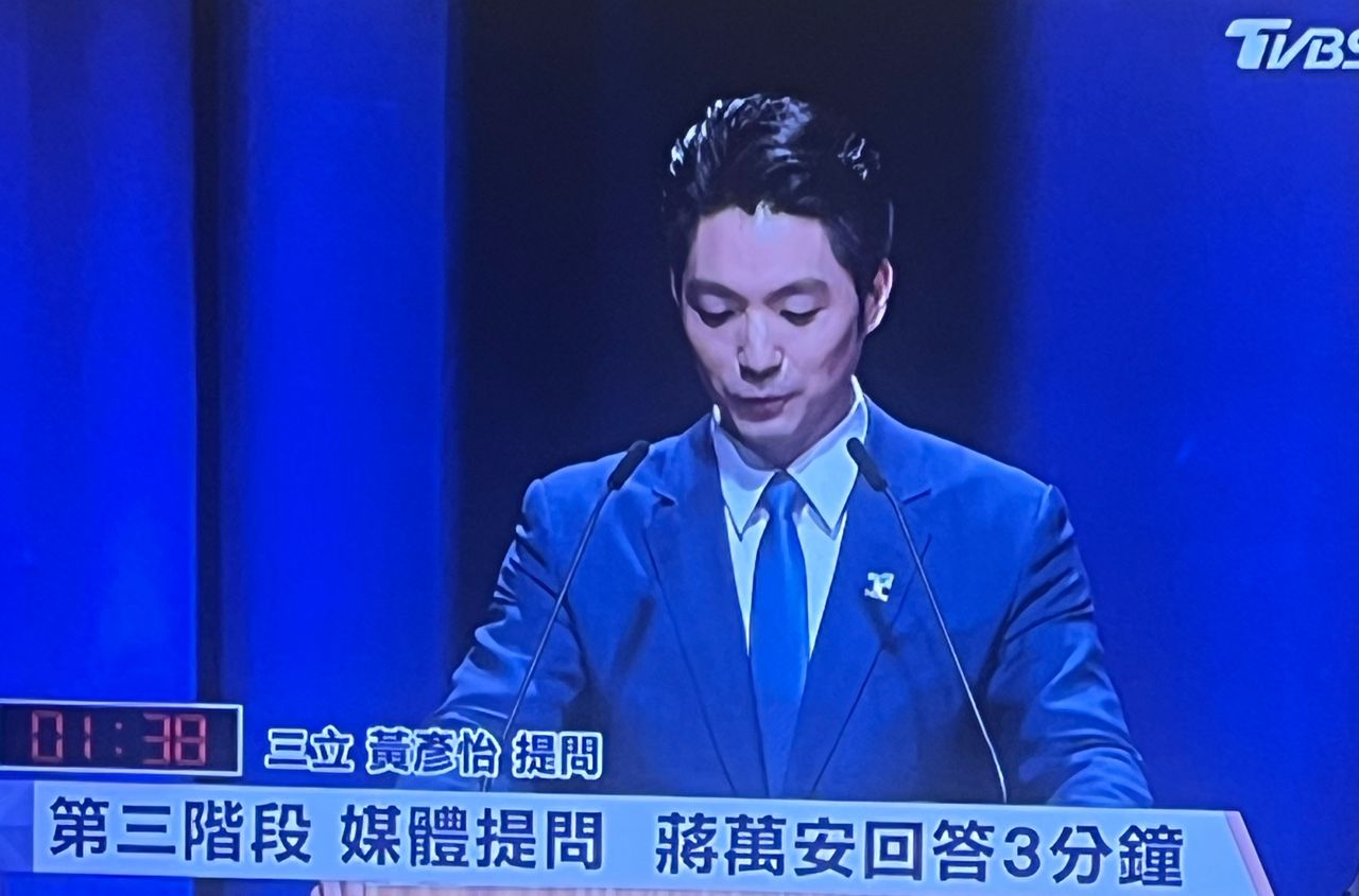 [問卦] 辯論還輸給感冒的 到底多草包阿= =? - 八卦 - PTT.BEST 批踢踢爆文