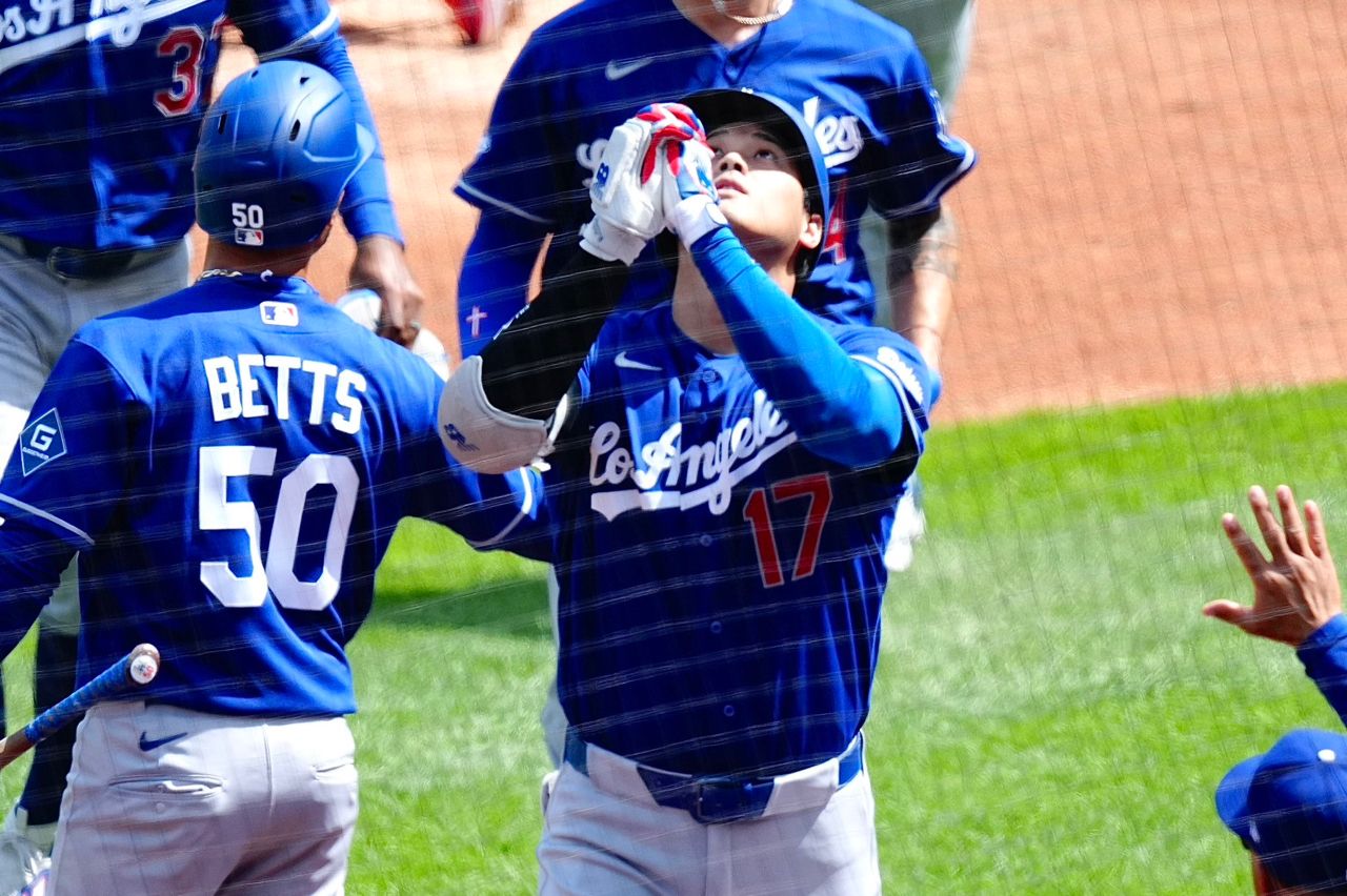 [新聞] 大谷翔平開轟為何仰望天空？羅伯茲：可 - 棒球 - PTT.BEST 批踢踢爆文