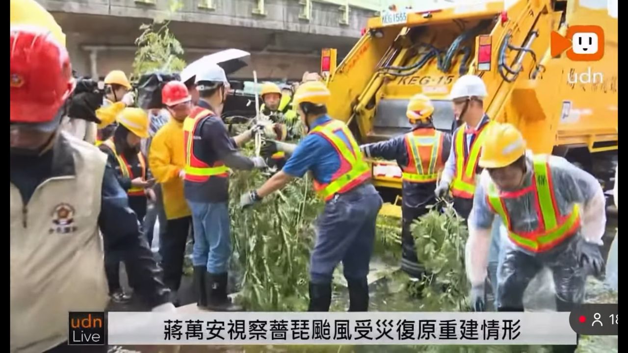 [討論] 蔣萬安又擺拍撿樹枝了？！ - 政黑 - PTT.BEST 批踢踢爆文 3