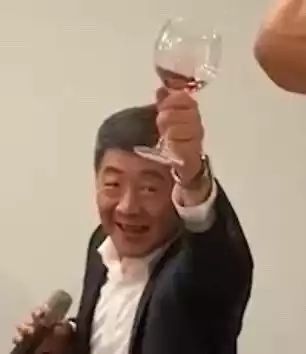 [新聞] 灰熊克拉克29歲驟逝死因出爐　法醫證實與 - 美國職籃 - PTT.BEST 批踢踢爆文